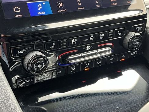 Used 2022 Jeep Grand Cherokee L Limited w/ Luxury Tech Group II AWD/4WD image 33