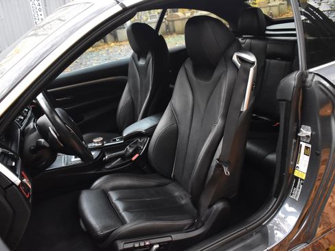 Used 2018 BMW 430i Convertible image 25