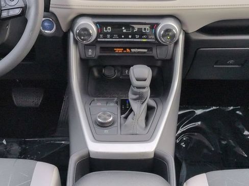 Certified 2022 Toyota RAV4 XLE w/ Convenience Package AWD/4WD image 19