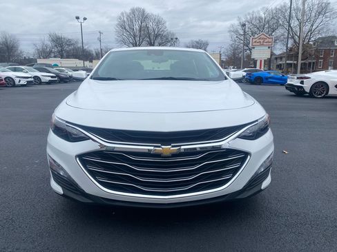 Used 2024 Chevrolet Malibu LT FWD image 2