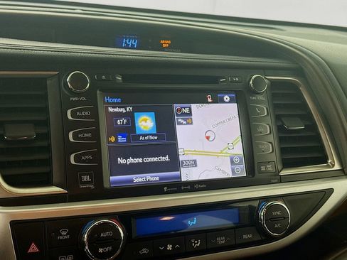 Certified 2019 Toyota Highlander Limited Platinum image 12