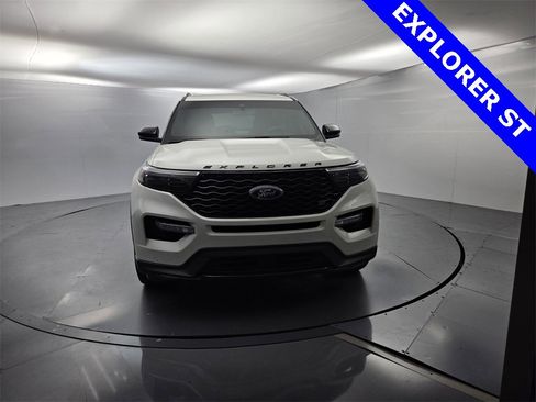 Used 2020 Ford Explorer ST w/ ST Street Pack image 4