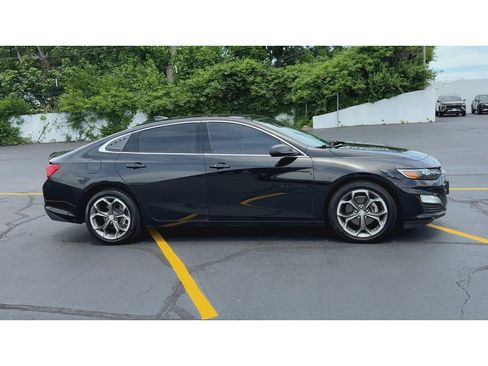 Used 2023 Chevrolet Malibu LT FWD image 2