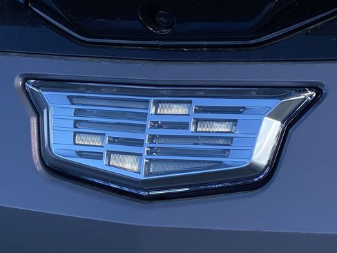 New 2026 Cadillac Optiq Luxury 1 image 39