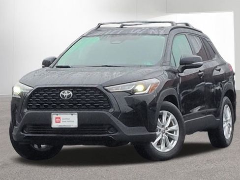 Certified 2023 Toyota Corolla Cross LE w/ Moonroof Package AWD/4WD image 1