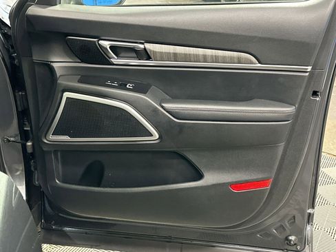 Used 2023 Kia Telluride EX w/ EX Captain's Chair Package image 39