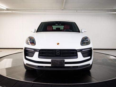 Certified 2023 Porsche Macan AWD/4WD image 10