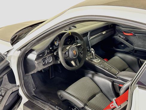 Used 2019 Porsche 911 GT3 RS w/ Weissach Package RWD image 15