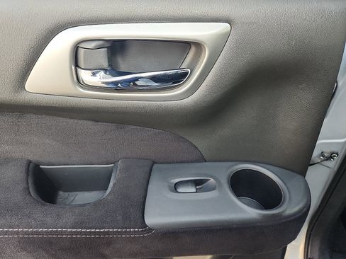 Used 2013 Nissan Pathfinder SV w/ Trailer Tow Pkg image 27