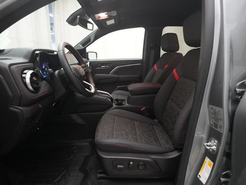 Used 2024 Chevrolet Colorado Z71 w/ Z71 Convenience Package 2 AWD/4WD image 7