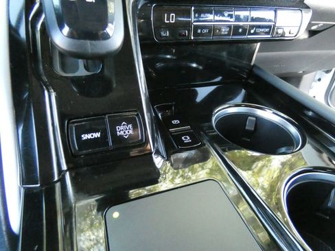 Used 2024 Toyota Mirai w/ Advanced Technology Package image 54