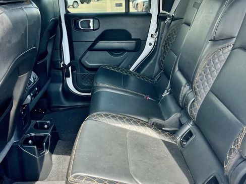 Used 2022 Jeep Gladiator Overland AWD/4WD image 15