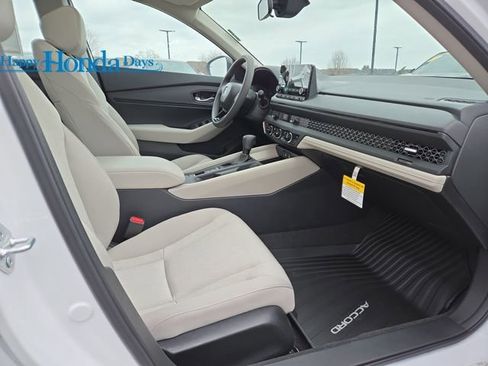 New 2025 Honda Accord SE image 35