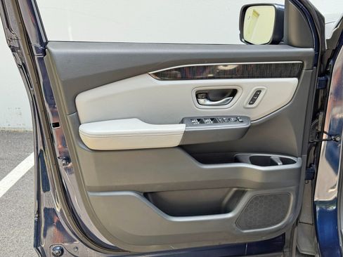 Used 2023 Honda Pilot Elite image 40