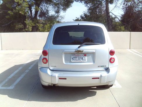 Used 2010 Chevrolet HHR LT FWD image 4