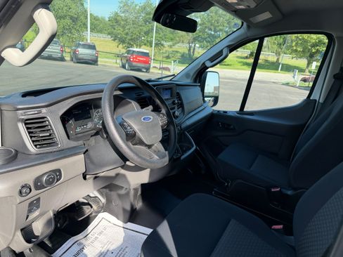 Used 2024 Ford Transit 250 Low Roof w/ Exterior Upgrade Package RWD image 12