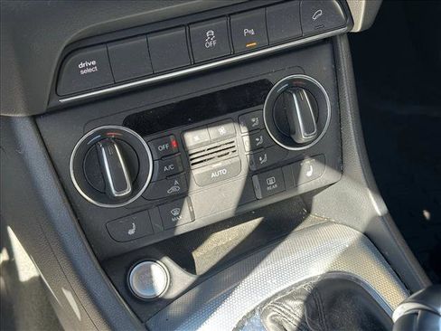 Used 2018 Audi Q3 2.0T Premium w/ Convenience Package image 17