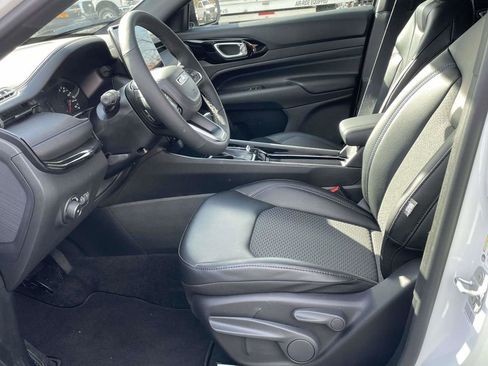 New 2026 Jeep Compass Latitude AWD/4WD image 23
