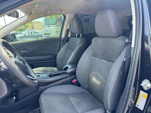 Used 2019 Honda HR-V LX image 16
