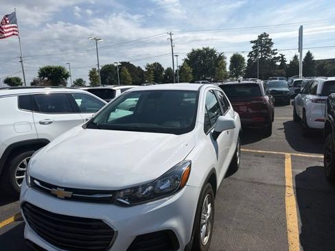 Certified 2020 Chevrolet Trax LS w/ Tint and Cruise Package FWD image 4