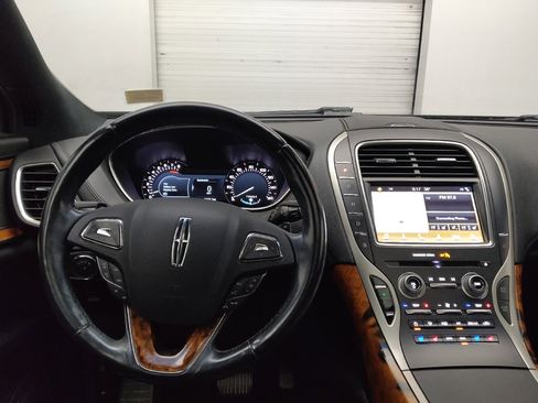 Used 2017 Lincoln MKX Reserve w/ Lincoln MKX Climate Package image 22