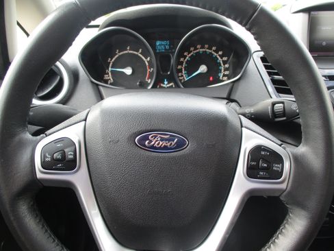 Used 2014 Ford Fiesta SE w/ Equipment Group 201A FWD image 14