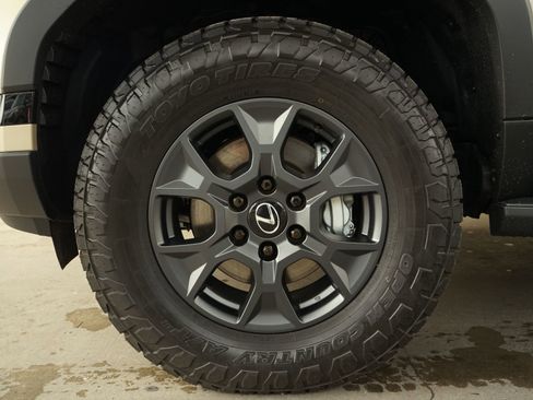 Used 2026 Lexus GX 550 image 31