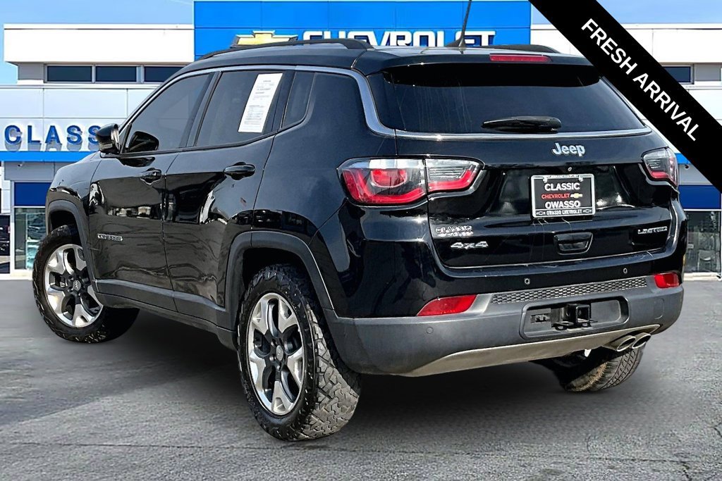 Used 2018 Jeep Compass Limited AWD/4WD image 3