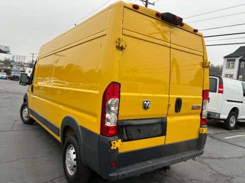 Used 2018 RAM ProMaster 2500 w/ Interior Convenience Group image 6