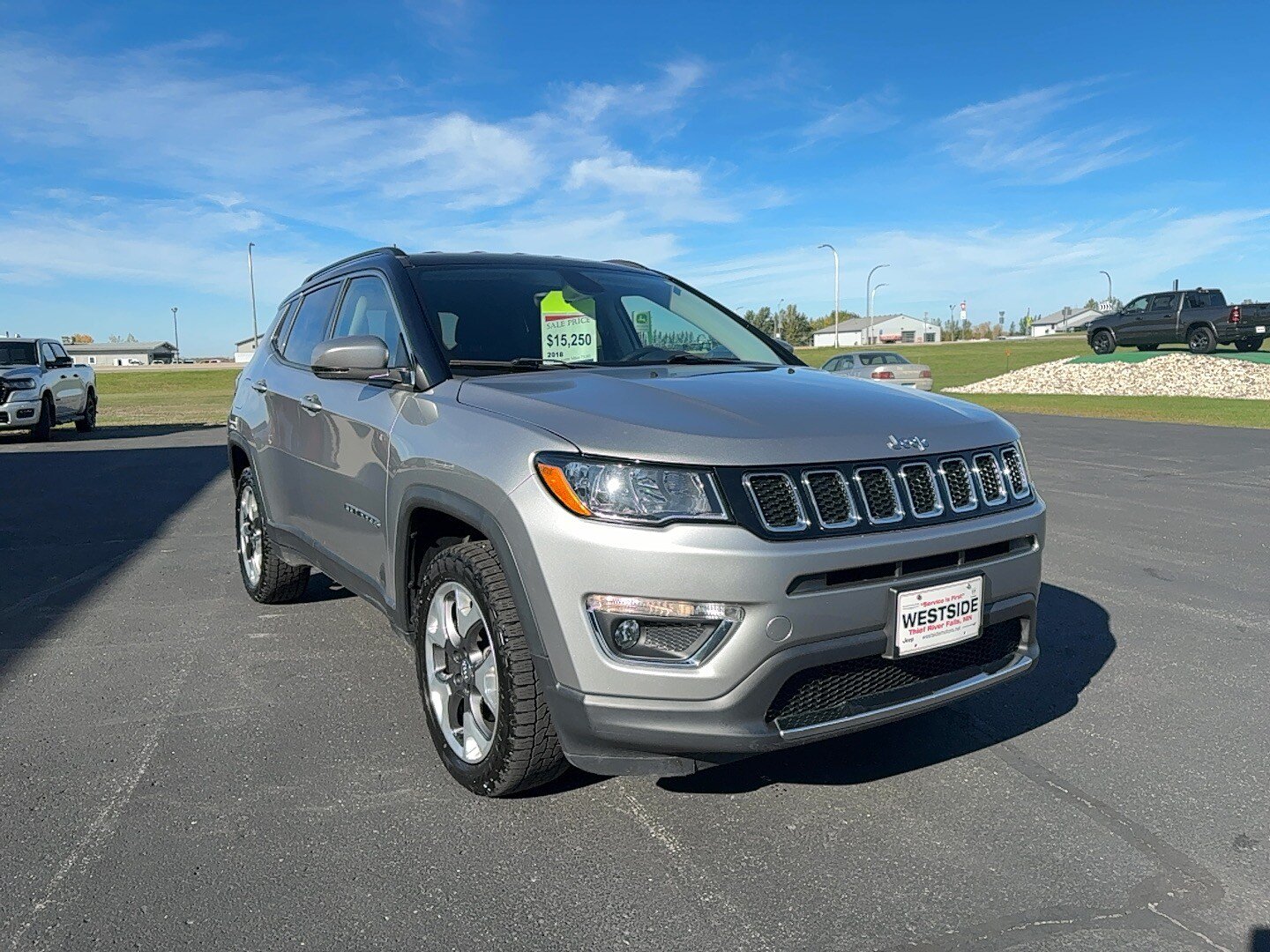 Used 2018 Jeep Compass Limited AWD/4WD image 4