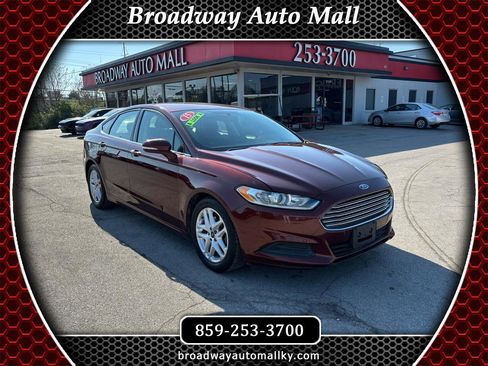 Used 2015 Ford Fusion SE image 1