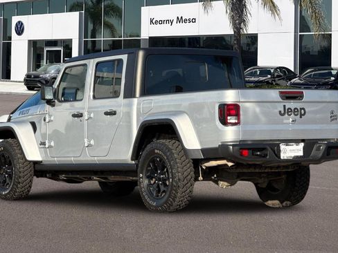 Used 2022 Jeep Gladiator Willys image 6