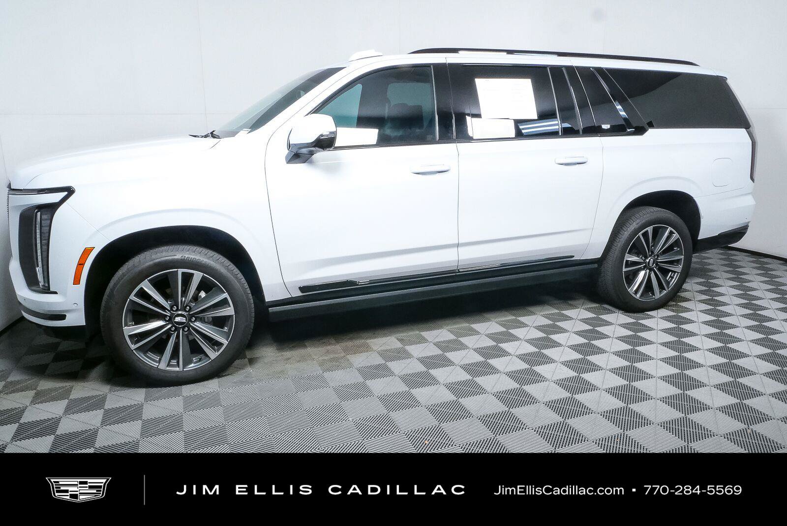 Used 2026 Cadillac Escalade ESV Sport w/ Touring Package AWD/4WD image 2