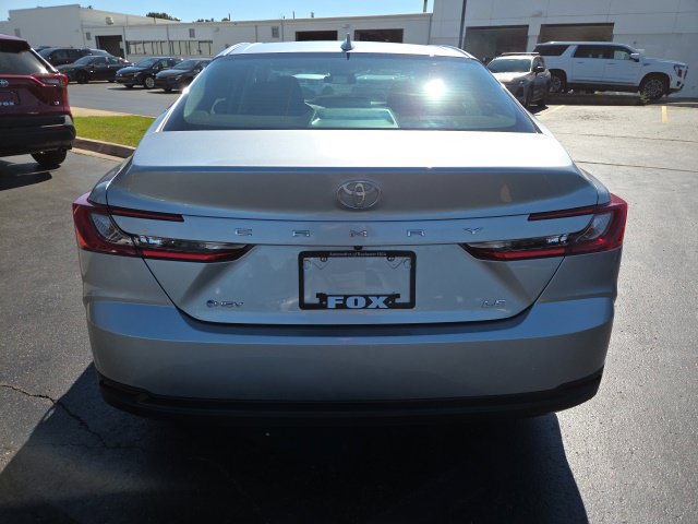 Used 2026 Toyota Camry LE FWD image 6