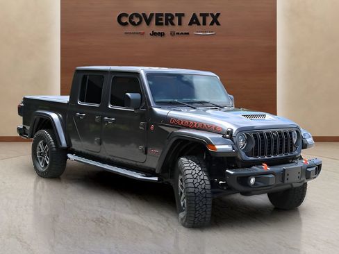 Used 2024 Jeep Gladiator Mojave AWD/4WD image 7