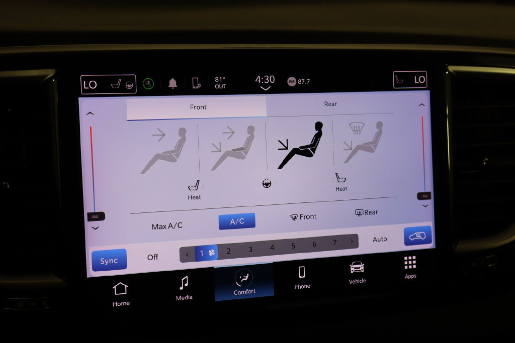 Used 2023 Chrysler Pacifica Touring-L FWD image 33