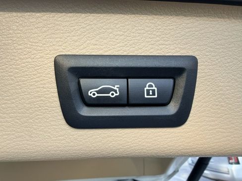 Used 2016 BMW X3 xDrive28i AWD/4WD image 16