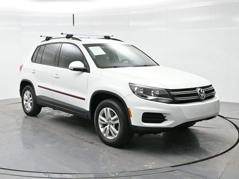 Used 2017 Volkswagen Tiguan S image 1