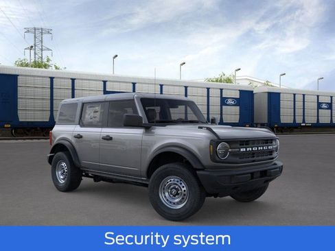 New 2025 Ford Bronco 4-Door image 8