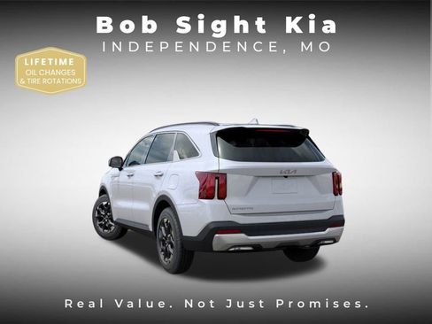 New 2026 Kia Sorento S w/ S Panoramic Sunroof Package image 4