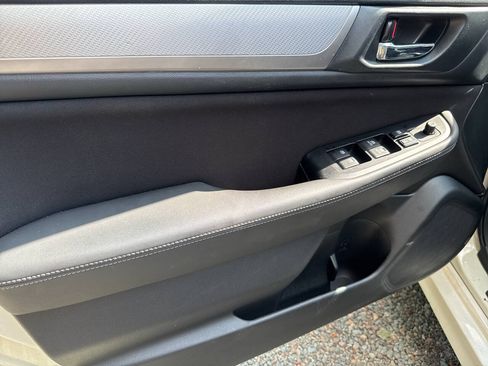 Used 2015 Subaru Legacy 2.5i Premium w/ Moonroof Package AWD/4WD image 9