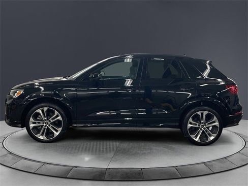 Used 2022 Audi Q3 2.0T Premium Plus w/ Premium Plus Package image 2