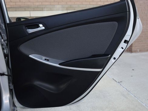 Used 2013 Hyundai Accent GS FWD image 22