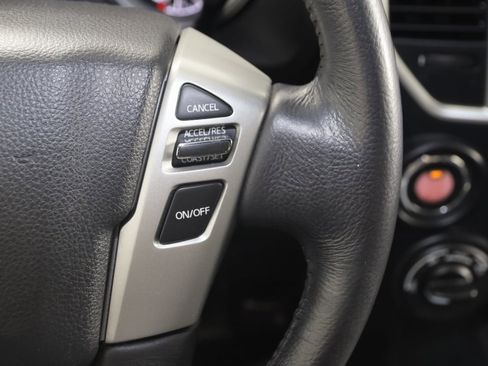 Used 2019 Nissan Titan SV w/ SV Convenience Package image 33