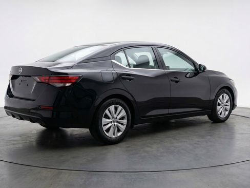 Used 2025 Nissan Sentra S image 9