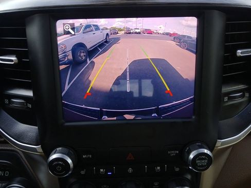 Used 2020 RAM 1500 Laramie RWD image 9