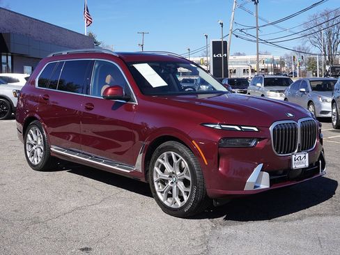 Used 2024 BMW X7 xDrive40i w/ Premium Package AWD/4WD image 2