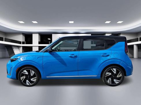 Used 2023 Kia Soul GT-Line FWD image 2