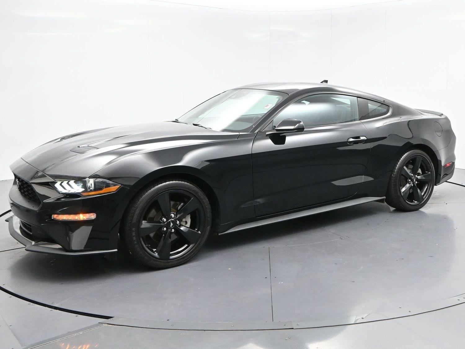 Used 2022 Ford Mustang Coupe w/ Equipment Group 101A RWD image 4
