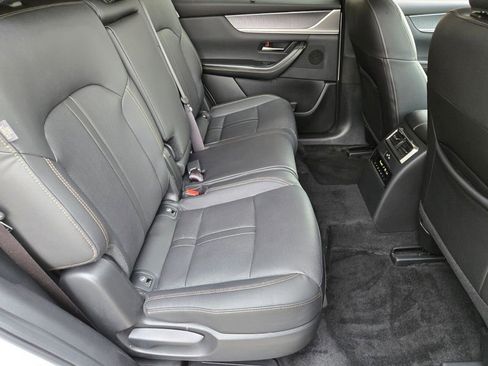 Used 2025 MAZDA CX-70 Plug-In Hybrid w/ Premium Pkg image 19